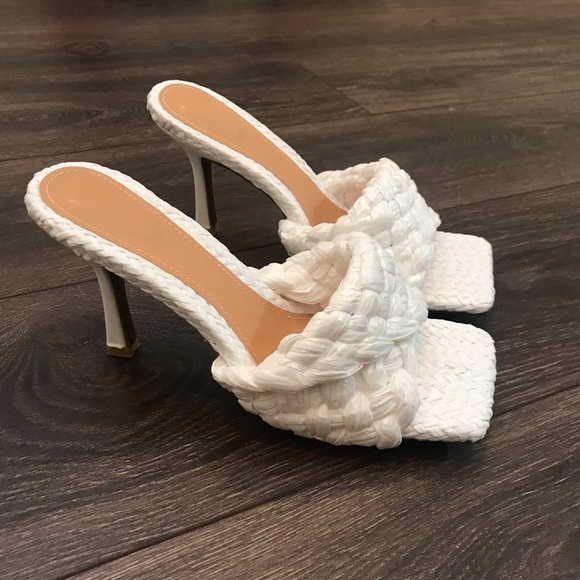 Raffia Stretch Sandals - Picture 6 of 6